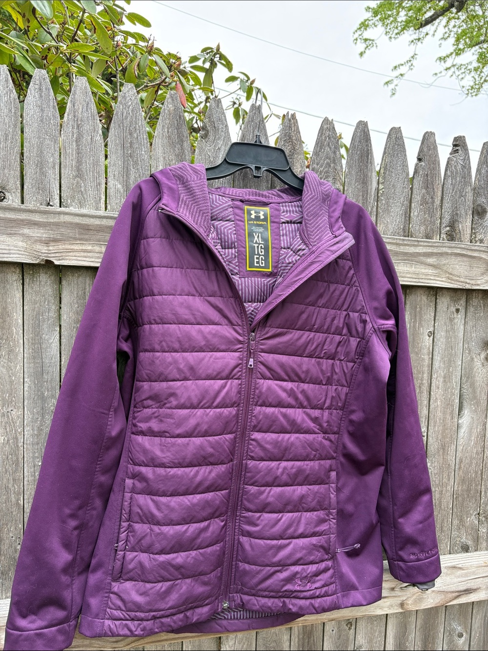 Under Armour XL UA Storm cold gear infrared lining hooded jacket!